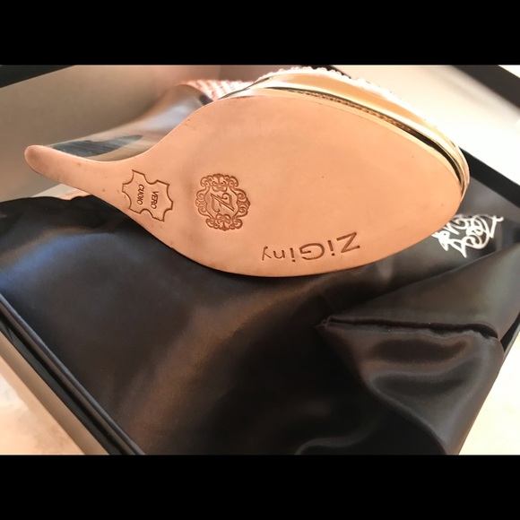 Sandals - Picture 3 of 5